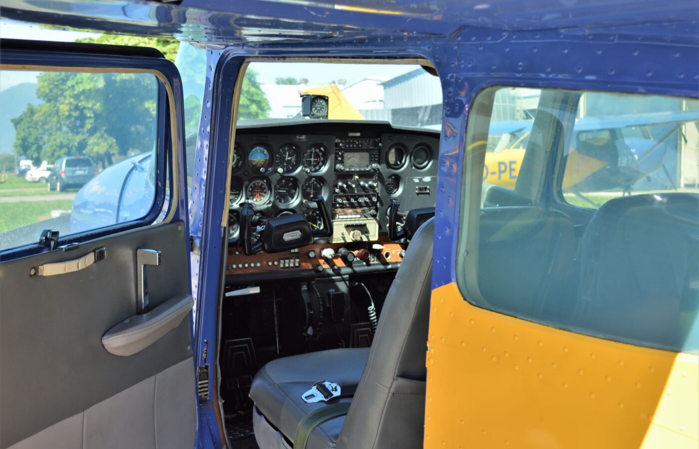 Cessna 172 kabiin analoognäidikutega